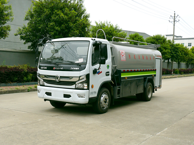 東風(fēng)多利卡8噸消防灑水車