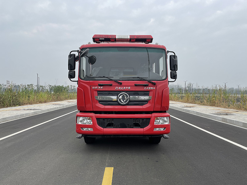 東風(fēng)8噸水罐消防車
